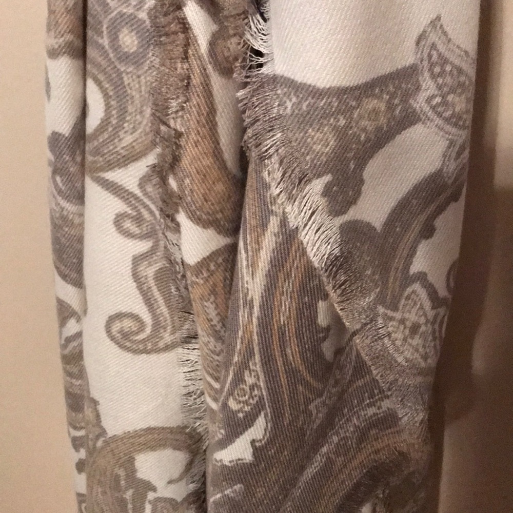Scarf - Picture 4 of 5